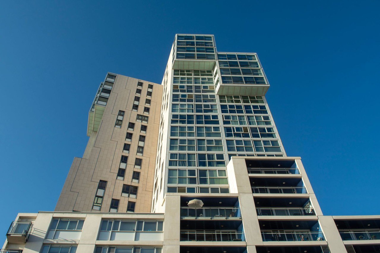 Tòa tháp căn hộ hiện đại — hình ảnh minh họa dự án Imperia Sky Park, MIK Group (ảnh minh họa)
